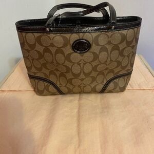 Coach Peyton F47367 Khaki/ Mahagony Coated Canvas trimmed in patent leather tote